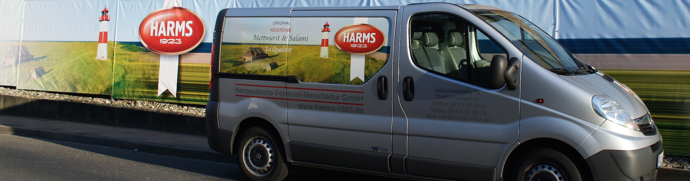 Fahrzeugbeschriftung und Werbebanner